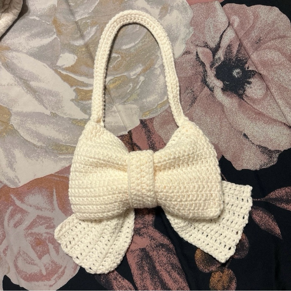 Crochet Bow Purse